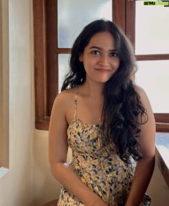 అప్పుడేమో క్యూట్‏గా.. ఇప్పుడేమో హాట్‏గా.. చరణ్ చెల్లిగా నటించిన ఈ బ్యూటీని ఇప్పుడు చూస్తే