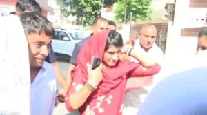 వెనుకంజ‌లో కాంగ్రెస్‌..లీడింగ్‌లో బీజేపీ అభ్య‌ర్థి..కౌటింగ్ కేంద్రం నుంచి వెళ్లిపోయిన వినేశ్ పోగ‌ట్‌