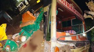 అర్ధరాత్రి ఘోర ప్రమాదం.. 12 మంది మృతి