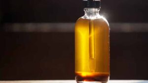 హైదరాబాద్ లో రెండు చోట్ల హాష్ ఆయిల్ సీజ్