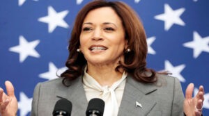 అధ్యక్షురాలిగా ఎన్నికైతే.. దానిపైనే నా తొలి సంతకం: కమలా హారిస్