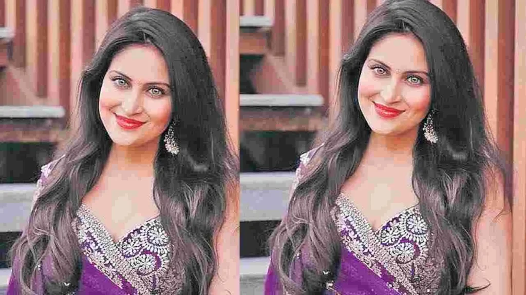 Jetwani: ముంబై హీరోయిన్ జెత్వానీ కేసు.. పోలీసు అధికారుల బెయిల్ పిటిషన్లపై విచారణను వాయిదా వేసిన హైకోర్టు