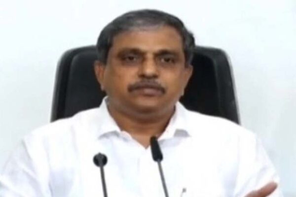 Mangalagiri Police Notices to YCP Leaders Sajjala Ramakrishna Reddy