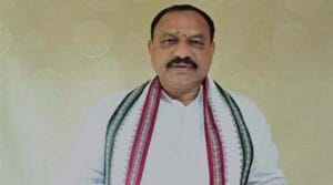 ఈ వివాదాన్ని ఇంతటితో ముగించాలి.. సినీ ప్రముఖులకు పీసీసీ చీఫ్‌ విజ్ఞప్తి..