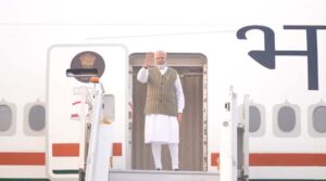 రష్యా పర్యటనకు బయలుదేరిన ప్రధాని మోడీ