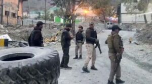 జమ్మూకశ్మీర్‌లో ఉగ్రదాడి..కార్మికునికి త్రీవగాయాలు