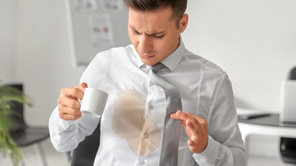 దుస్తుల మీద మరకలు పోగొట్టడం ఎలా ?