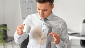 దుస్తుల మీద మరకలు పోగొట్టడం ఎలా ?