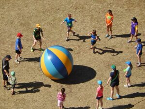 పిల్లలు అవుట్‌డోర్ గేమ్స్ ఆడడం ద్వారా పొందే ప్రయోజనాలు