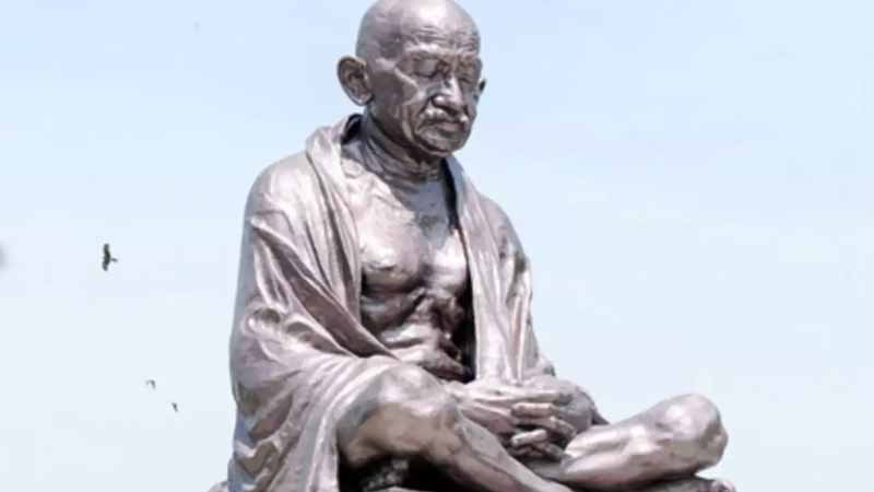 gandhi statue