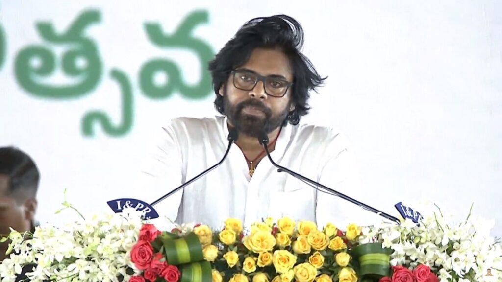 Pawan Kalyan:బంగ్లాలో ఇటీవ‌ల‌ జరుగుతున్న పరిణామాల‌ను ప్ర‌స్తావిస్తూ అక్కడ హిందువులకు దేవుడు ధైర్యం ఇవ్వాల‌ని ప్రార్థించిన జ‌న‌సేనాని: