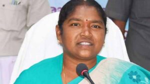 మంత్రి సీతక్క సంచలన వ్యాఖ్యలు