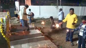 శ్మశాన వాటికలో దీపావళి వేడుకలు..అదేంటి అనుకుంటున్నారా..!!
