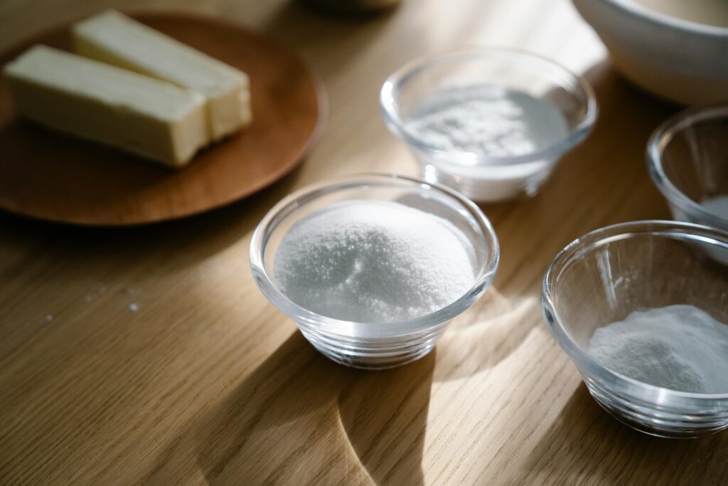 బేకింగ్ సోడా యొక్క ఉపయోగాలు మరియు చిట్కాలు