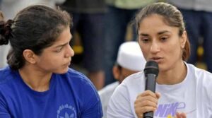 సాక్షి మాలిక్ విమర్శలపై వినేశ్ రియాక్షన్