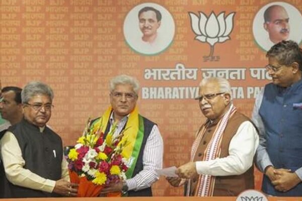 AAP leader Kailash Gahlot joined BJP