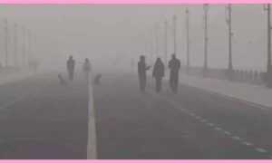 ఢిల్లీని కమ్మేసిన పొగమంచు