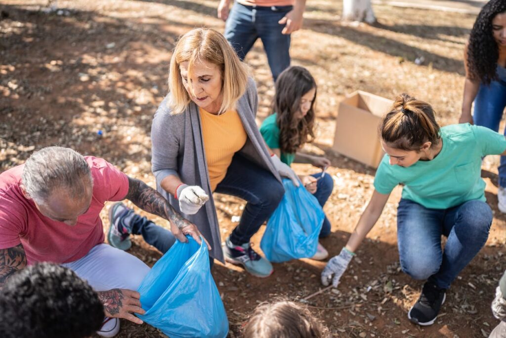 ఫ్యామిలీ వాలంటీర్ డే: సమాజ సేవలో కుటుంబాల భాగస్వామ్యం..