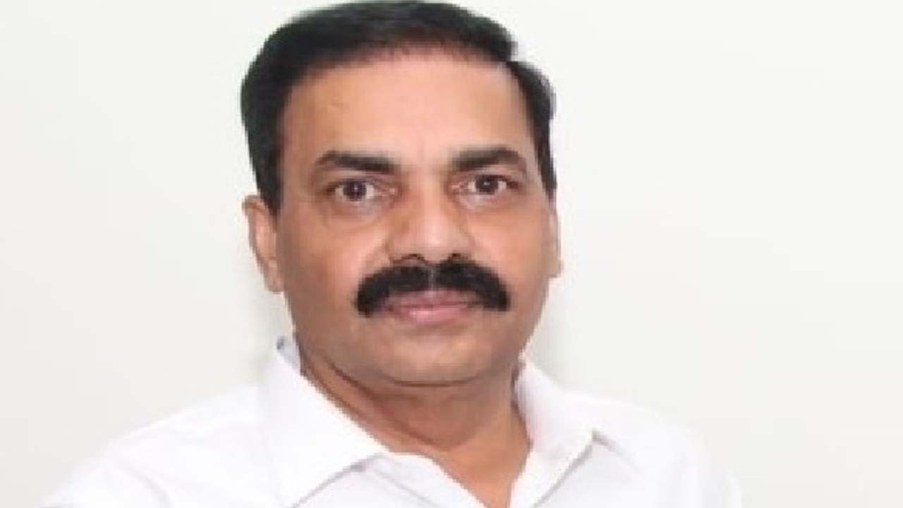 Former minister Kakani Govardhan Reddy house arrest