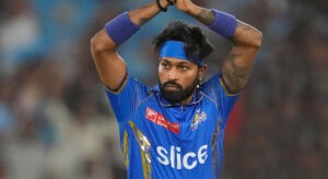 క్యాచ్ వదిలేసి క్షమాపణ చెప్పిన హార్దిక్ పాండ్య