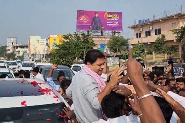 KTR left for Mahabubabad Mahadharna