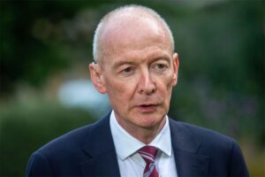 రష్యా సైబర్ దాడుల ద్వారా ఉక్రెయిన్ కు మద్దతును తగ్గించాలనుకుంటున్నది: పాట్ మెక్‌ఫాడెన్