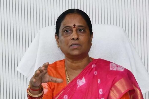 Minister Konda Surekha comments on kcr govt