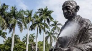 హైదరాబాద్ లో ఎత్తైన గాంధీ విగ్రహ ఏర్పాటుపై కసరత్తు