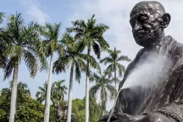 gandhi statue bapu ghat hyd