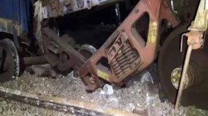 తెలంగాణలో పట్టాలు తప్పిన గూడ్స్ రైలు