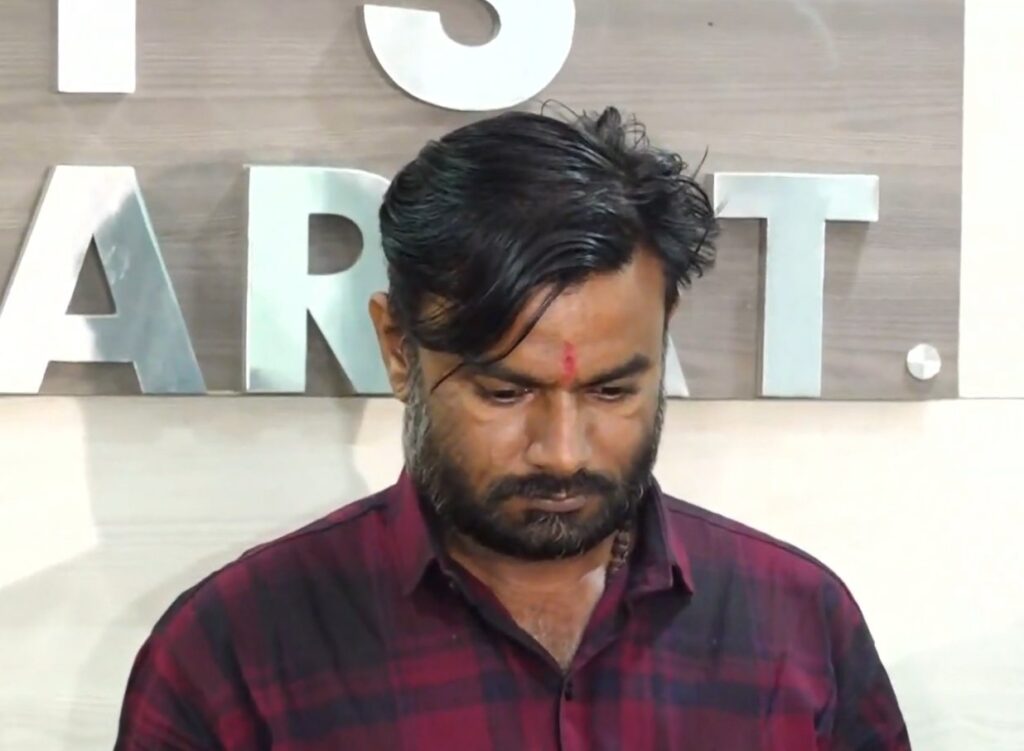 పాకిస్తాన్‌కు దేశ భద్రతా సమాచారాన్ని ఇచ్చిన కార్మికుడు అరెస్ట్