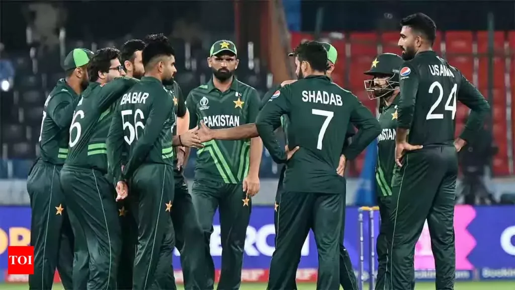 భారత బౌలర్లను మడతెట్టేసిన 19 ఏళ్ల పాక్ ప్లేయర్..