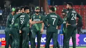 భారత బౌలర్లను మడతెట్టేసిన 19 ఏళ్ల పాక్ ప్లేయర్..