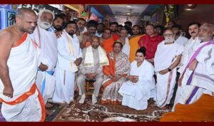 కనకదుర్గమ్మ ను దర్శించుకున్న మాజీ రాష్ట్రపతి రామ్‌నాథ్ కోవింద్