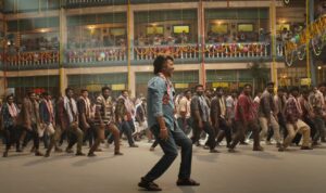 మాస్ స్టెప్పులతో రచ్చ రచ్చ చేసిన సూపర్ స్టార్