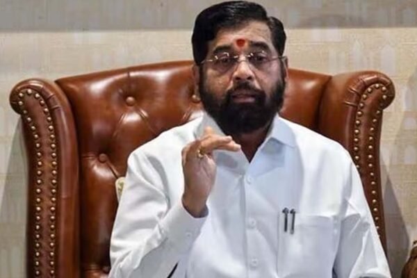 Eknath Shinde is sick.. shifted to hospital in Thane.