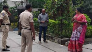 మాజీ ఎమ్మెల్యే పద్మదేవేందర్ రెడ్డి హౌస్‌ అరెస్టు