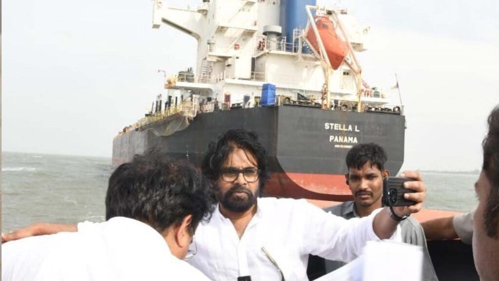 కాకినాడ పోర్టులో స్టెల్లా షిప్‌ను సీజ్ చేసిన అధికారులు