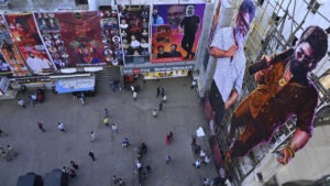 సంధ్య థియేటర్ ఘటనపై పోలీసులు వార్నింగ్‌