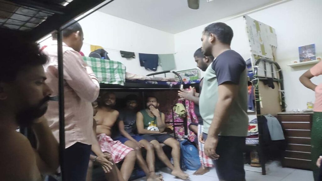 సౌదీ అరేబియాలో చిక్కుకున్న శ్రీకాకుళం యువకులు..