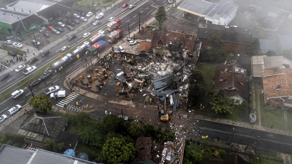 బ్రెజిల్‌లో విమానం ప్రమాదం : 10 మంది మృతి