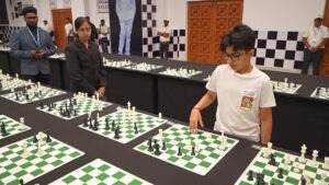 వేగంగా కదపడంలో నారా దేవాన్ష్ ప్రపంచ రికార్డు