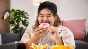 అధిక ఆహారం తినడం తగ్గించడానికి సహజమైన చిట్కాలు..