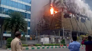 మాదాపూర్‌లో అగ్ని ప్ర‌మాదం