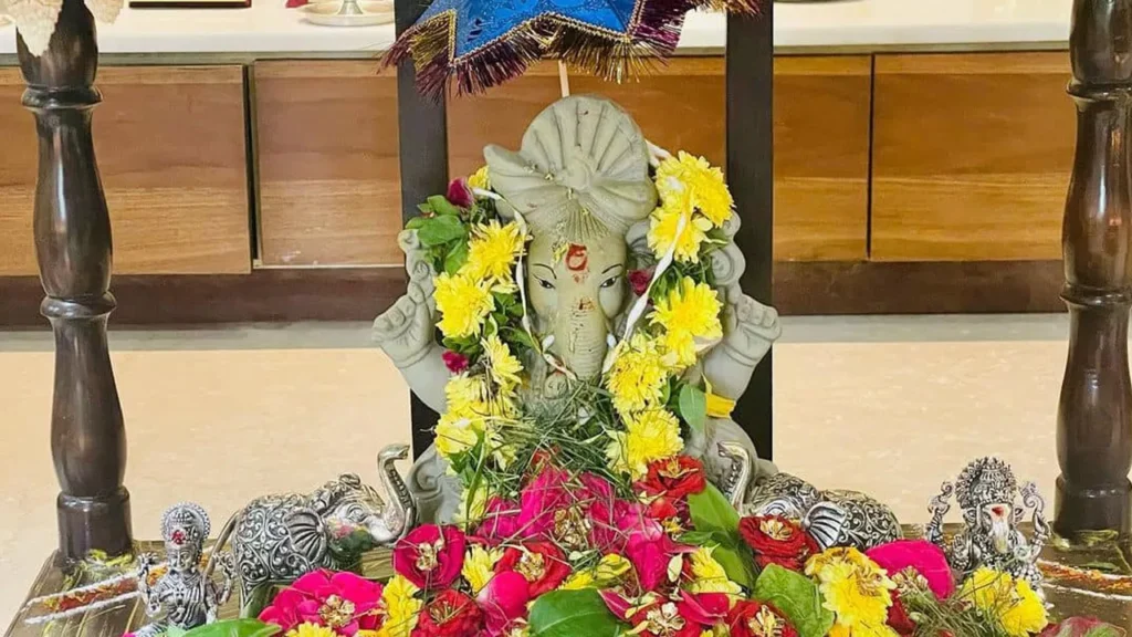 సిరి సంపదలు, సుఖ సంతోషాల కోసం ఇలా                 గణపతికి పూజించండి..