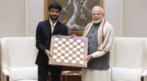 ప్రధాని మోదీని కలిసిన గుకేశ్