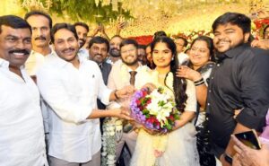 జగన్ కర్నూలు పర్యటన