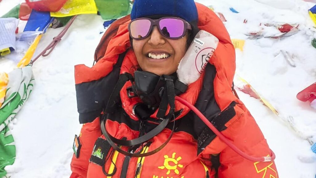 పర్వతారోహణలో మన దేశం చిన్నారి సరికొత్త రికార్డు