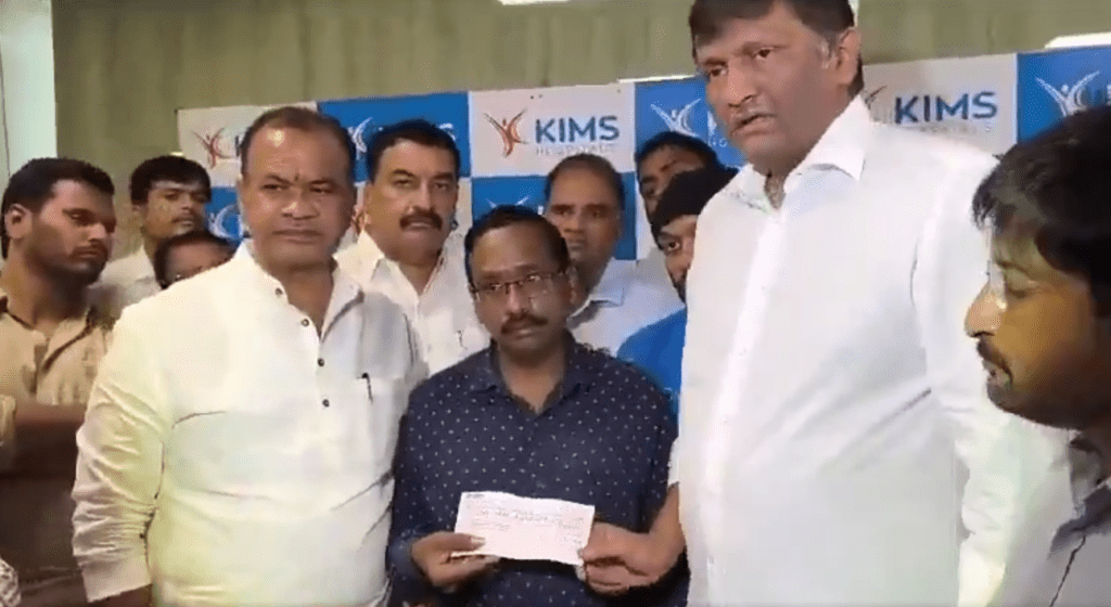 పుష్ప 2 నిర్మాతలు 50 లక్షల విరాళం