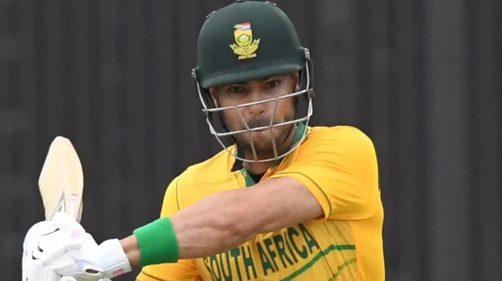 ఎవరు బాసు నువ్వు.. సెంచరీ చేసేందుకు ఏకంగా 10 ఏళ్లు..